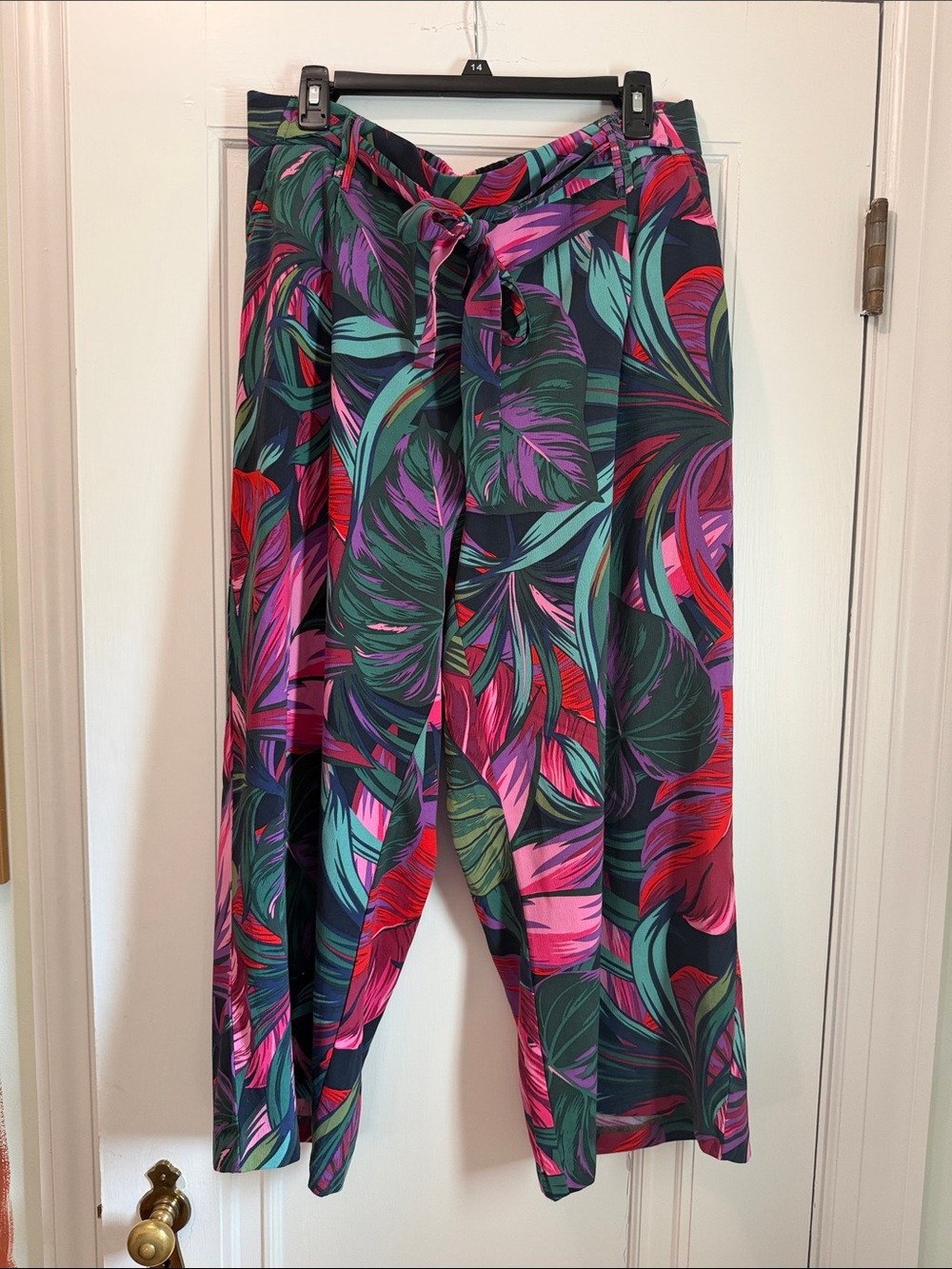 Tropical Leaf Tie-Waist Wide-Leg Pants - Pink & Green